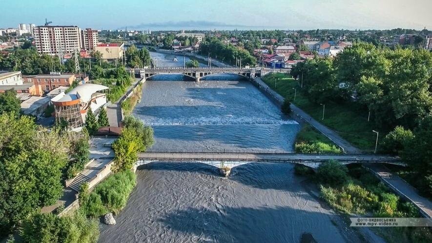Станица червленная мост через реку терек. Река терек чечня. Река терек мост. Ищерская 1999 год. Терек моста.