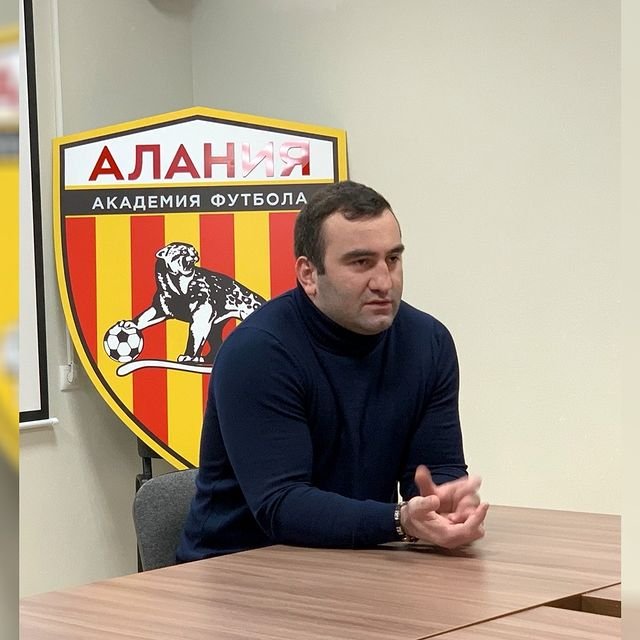 Мурат Гассиев посетил академию футбола «Алания»