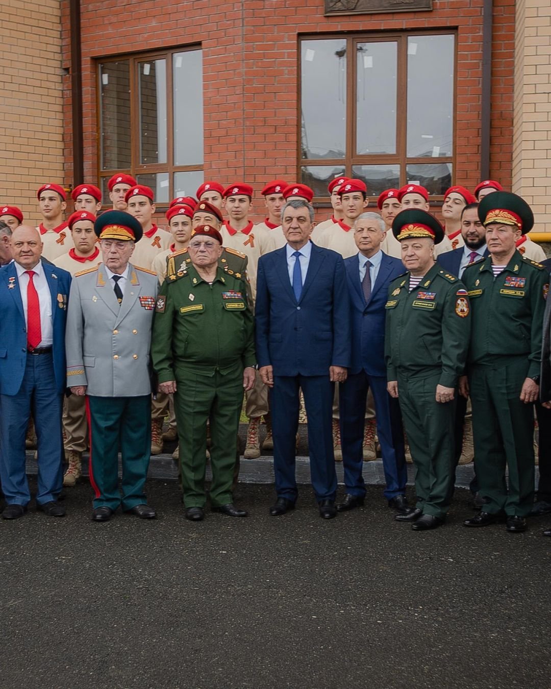 Во Владикавказе состоялось открытие памятной доски курсантам-кировцам