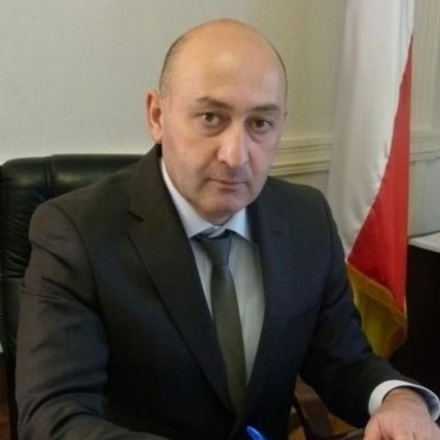 Глава администрации Дигорского района покидает свой пост