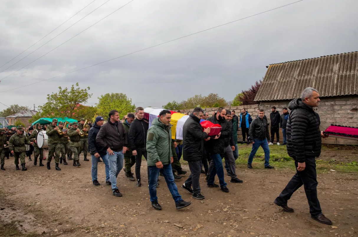 В Южной Осетии простились с погибшим в Донбассе Алимом Лоховым