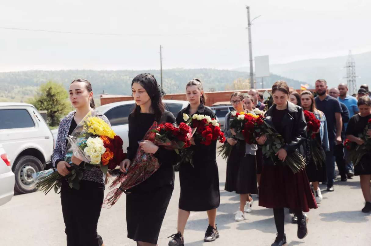 В Южной Осетии простились с бойцом, погибшим на Украине