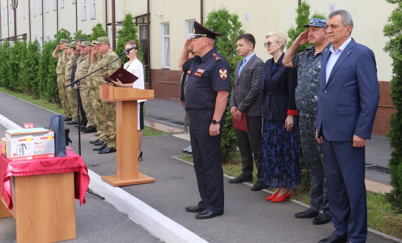 Сергей Меняйло наградил бойцов Росгвардии за мужество и героизм, проявленные во время специальной военной операции