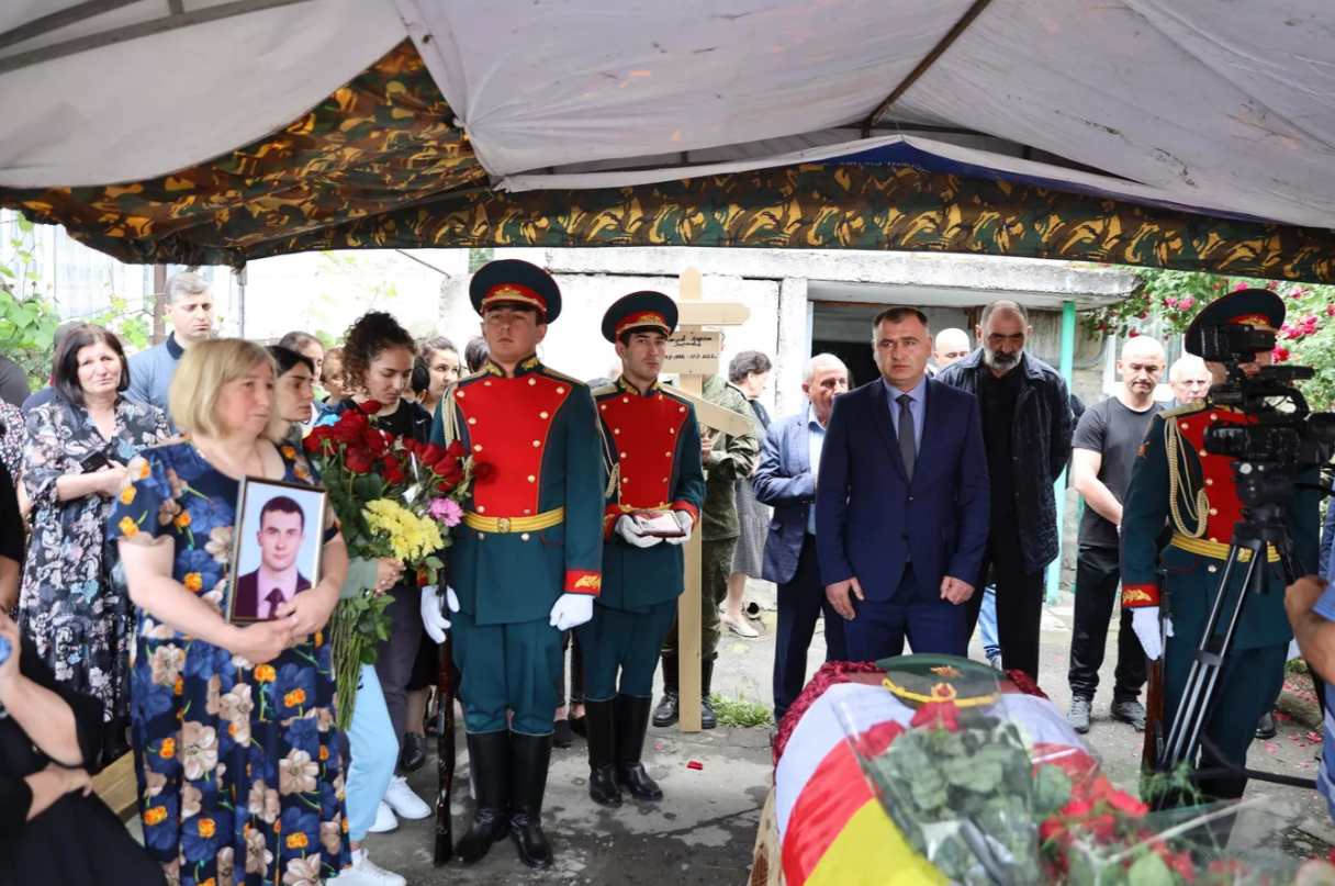 В Южной Осетии простились с бойцами, погибшими в ходе спецоперации на Украине