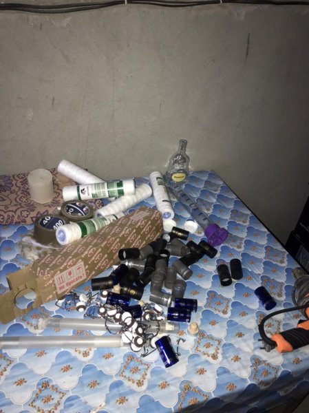 В Северной Осетии полицейские ликвидировали подпольный цех по производству контрафактной алкогольной продукции