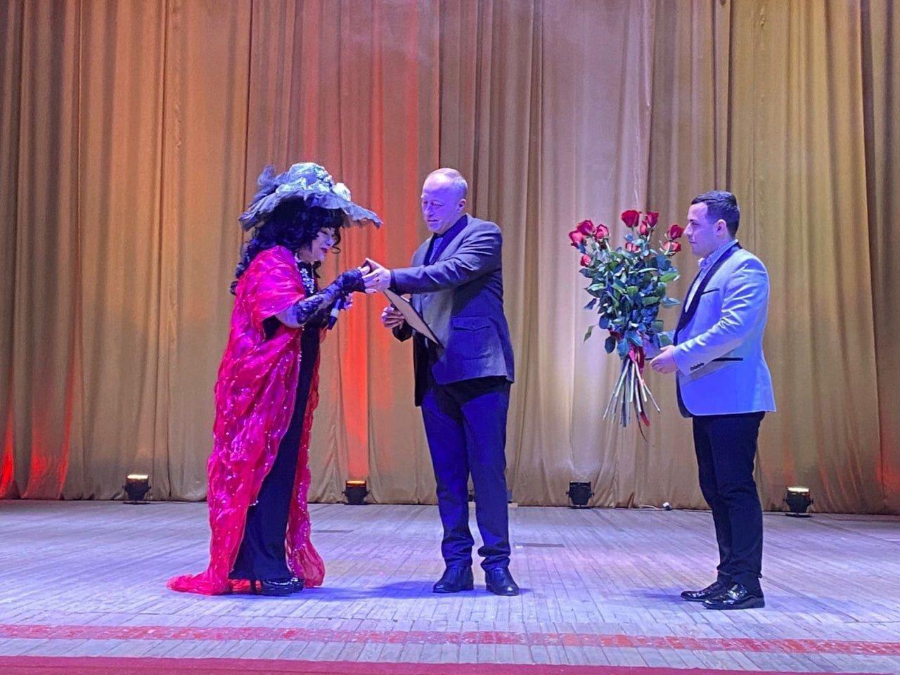 Заслуженная артистка Российской Федерации Светлана Медоева удостоена звания «Почетный гражданин Моздокского района»